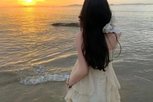 大批明星集体翻车董宇辉遭遇网友：这一次狼真的来了